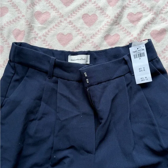 NWT Abercrombie and Fitch Navy Straight-Leg Pleated Dress Pants - Picture 2 of 6